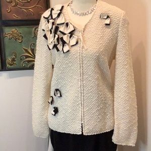 Peter PJ Jan zip sweater with Ribbon detail. Sz small. Cream with black